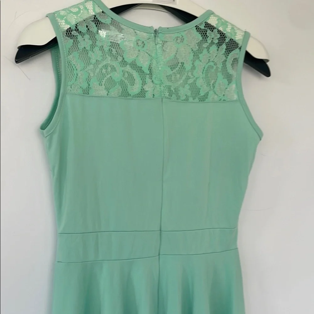 Green A-Line Sleeveless Lace Dress Medium